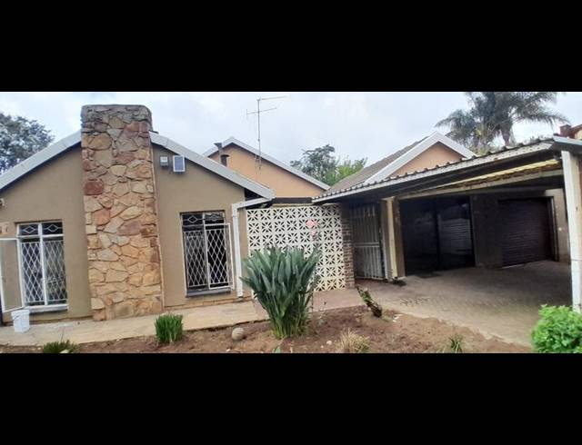 3 BEDROOM HOUSE FOR SALE IN BIRCHLEIGH